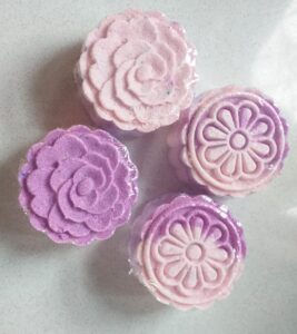 Moon cake Toffee Cream Bath Bombs2 Moon cake Toffee Cream Bath Bombs2